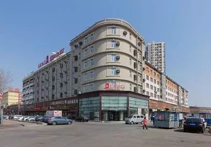 跨界营销新篇章 般布酒店管理公司与兴格传媒携手，推出《将军在上》主题周边及酒店体验