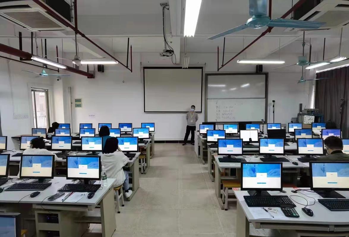 酒店管理人员上岗必备证件全指南 合规执业的关键凭证
